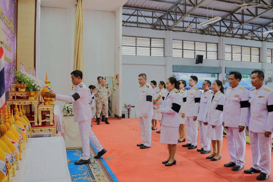 พิธีถวายเครื่องราชสักการะและวางพานพุ่ม และพิธีจุดเทียนถวายพระพรชัยมงคล เนื่องในโอกาสพระราชพิธีมหามงคลเฉลิมพระชนมพรรษา 4 รอบ สมเด็จพระนางเจ้าสุทิดา พัชรสุธาพิมลลักษณ พระบรมราชินี ณ หอประชุมที่ว่าการอำเภอโพนพิสัย จังหวัดหนองคาย